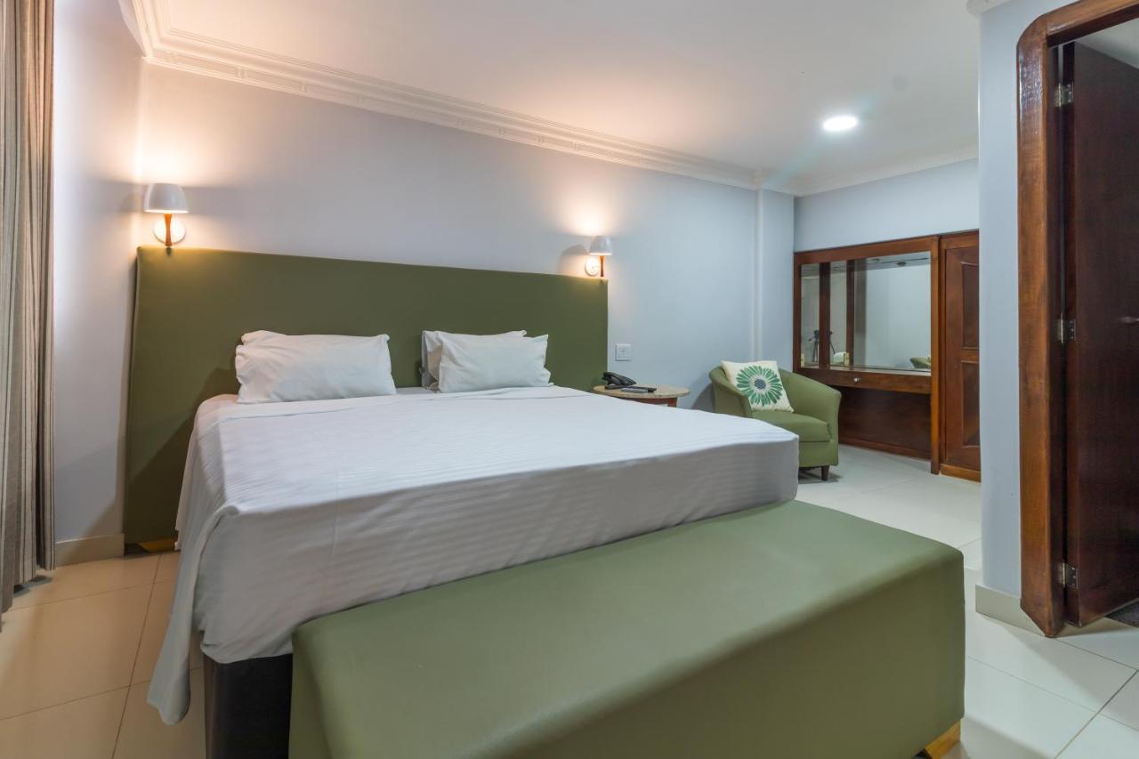 Umuarama Plaza Hotel By Castelo Itaipava Goiania Luaran gambar